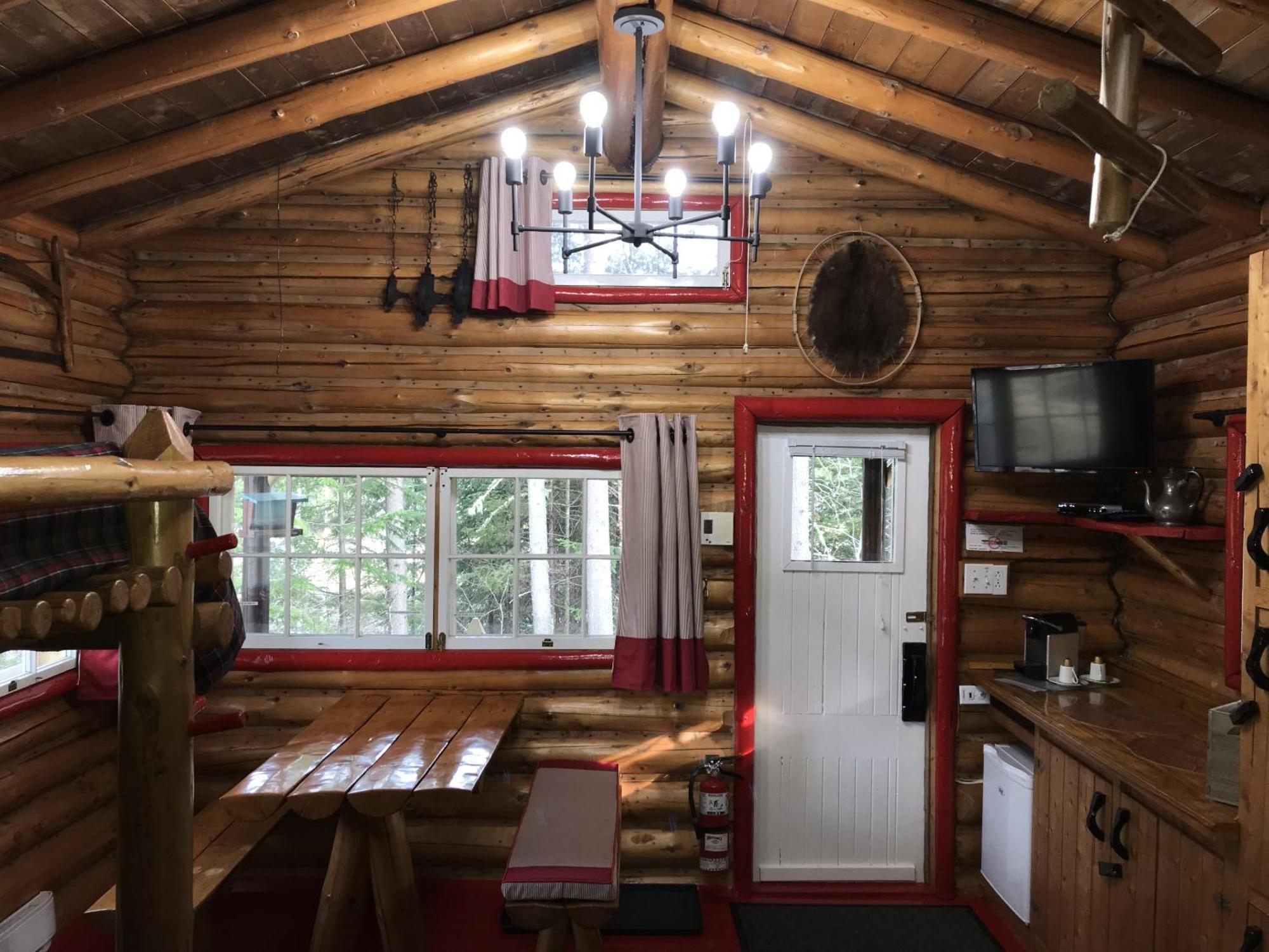 Domaine Le Bostonnais - Le Village En Bois Rond La Tuque Habitación foto