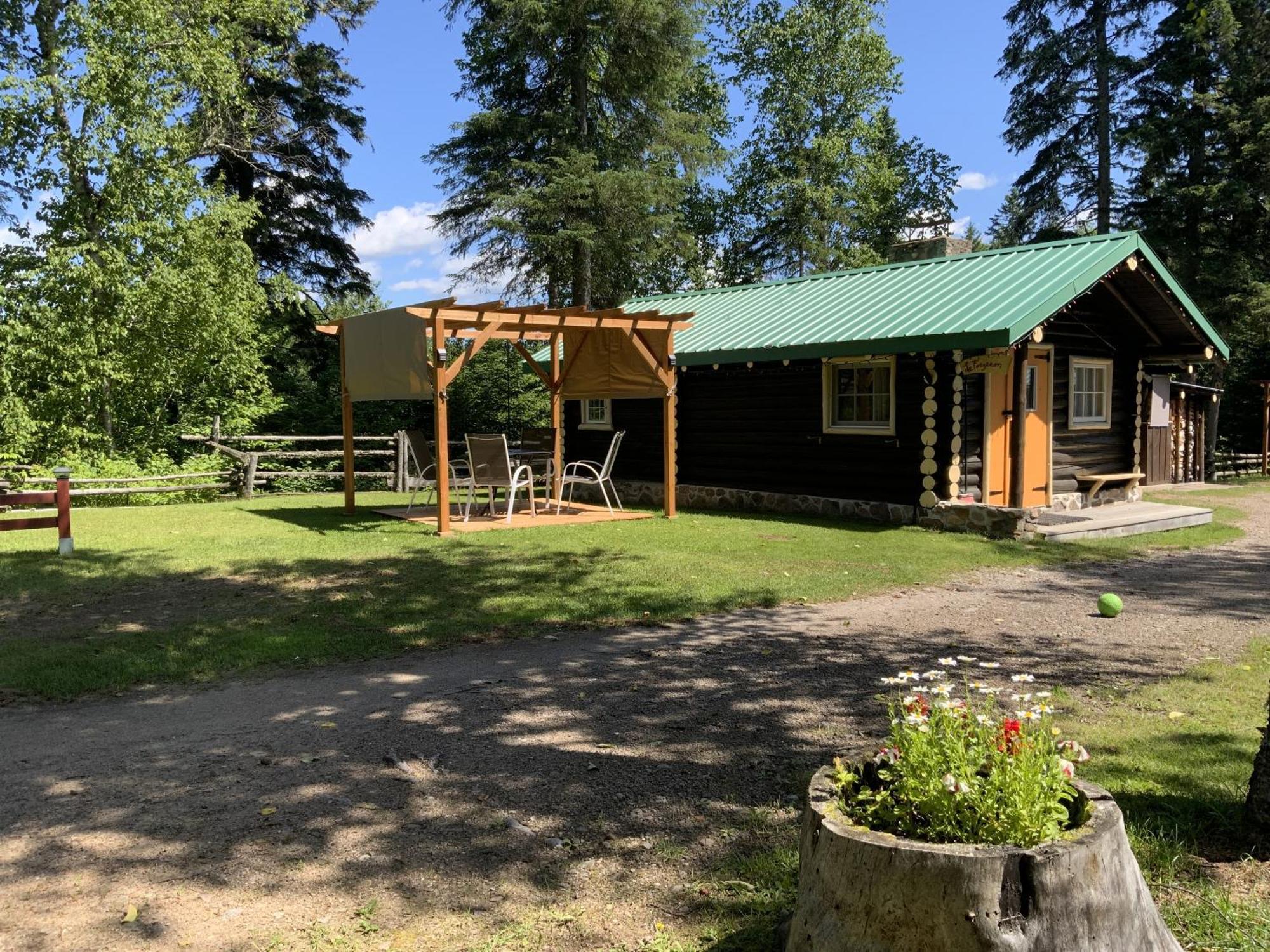 Domaine Le Bostonnais - Le Village En Bois Rond La Tuque Habitación foto