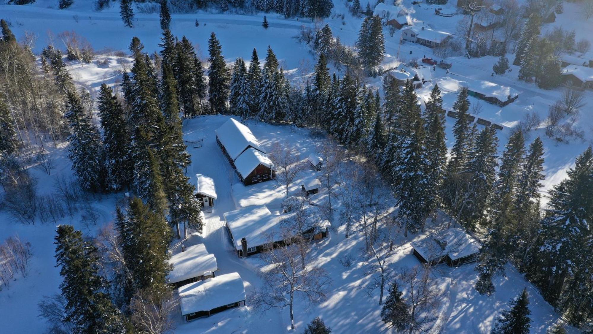 Domaine Le Bostonnais - Le Village En Bois Rond La Tuque Exterior foto