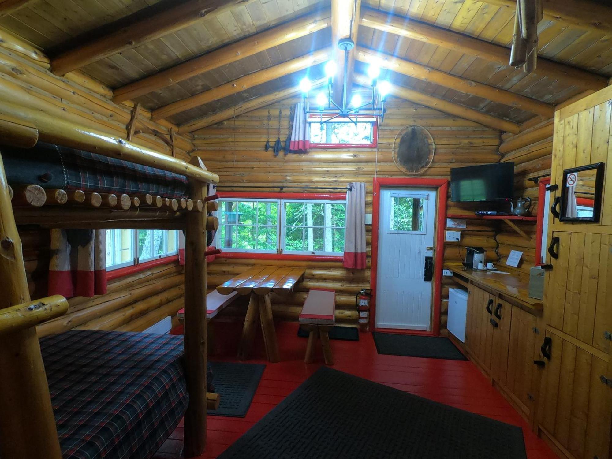 Domaine Le Bostonnais - Le Village En Bois Rond La Tuque Habitación foto